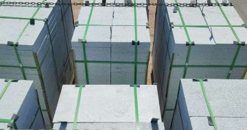 嘉峪关 芝麻白花岗岩5公分地铺石 花岗岩厂家工厂装车日常