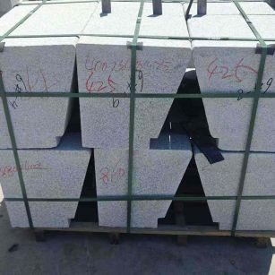 嘉峪关 芝麻白异形坐凳，石凳