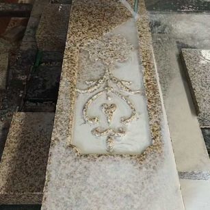 嘉峪关 黄金麻花岗岩异形加工雕刻栏杆大柱