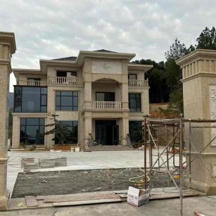 嘉峪关 黄金麻花岗岩别墅雕花外墙干挂配上门口雕花罗马柱