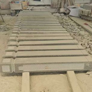 嘉峪关 芝麻白异形加工雕刻-栏杆大柱，方柱