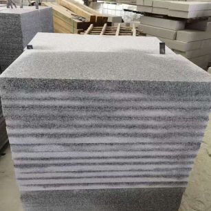 嘉峪关 芝麻白5公分火烧地铺成品，900*400，规格可定制