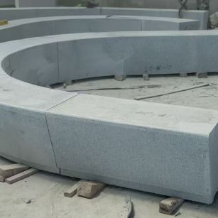 嘉峪关 芝麻白花岗岩光面弧形坐凳