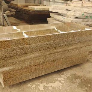 嘉峪关 黄金麻栏杆料半成品加工中