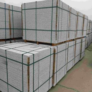 嘉峪关 白麻花岗岩石材荔枝面地铺石（300*600*50）