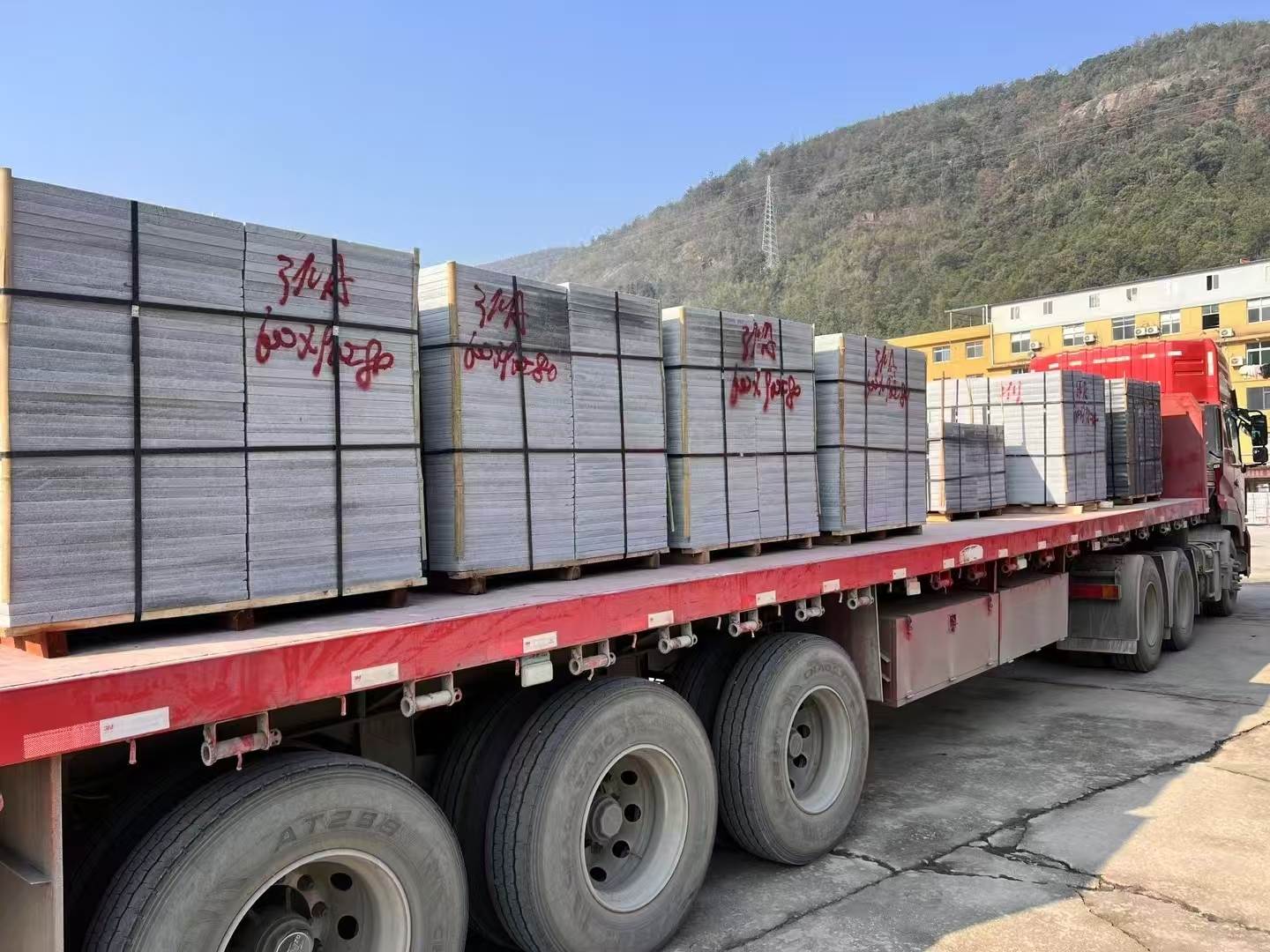 嘉峪关 芝麻灰地铺石出货日常