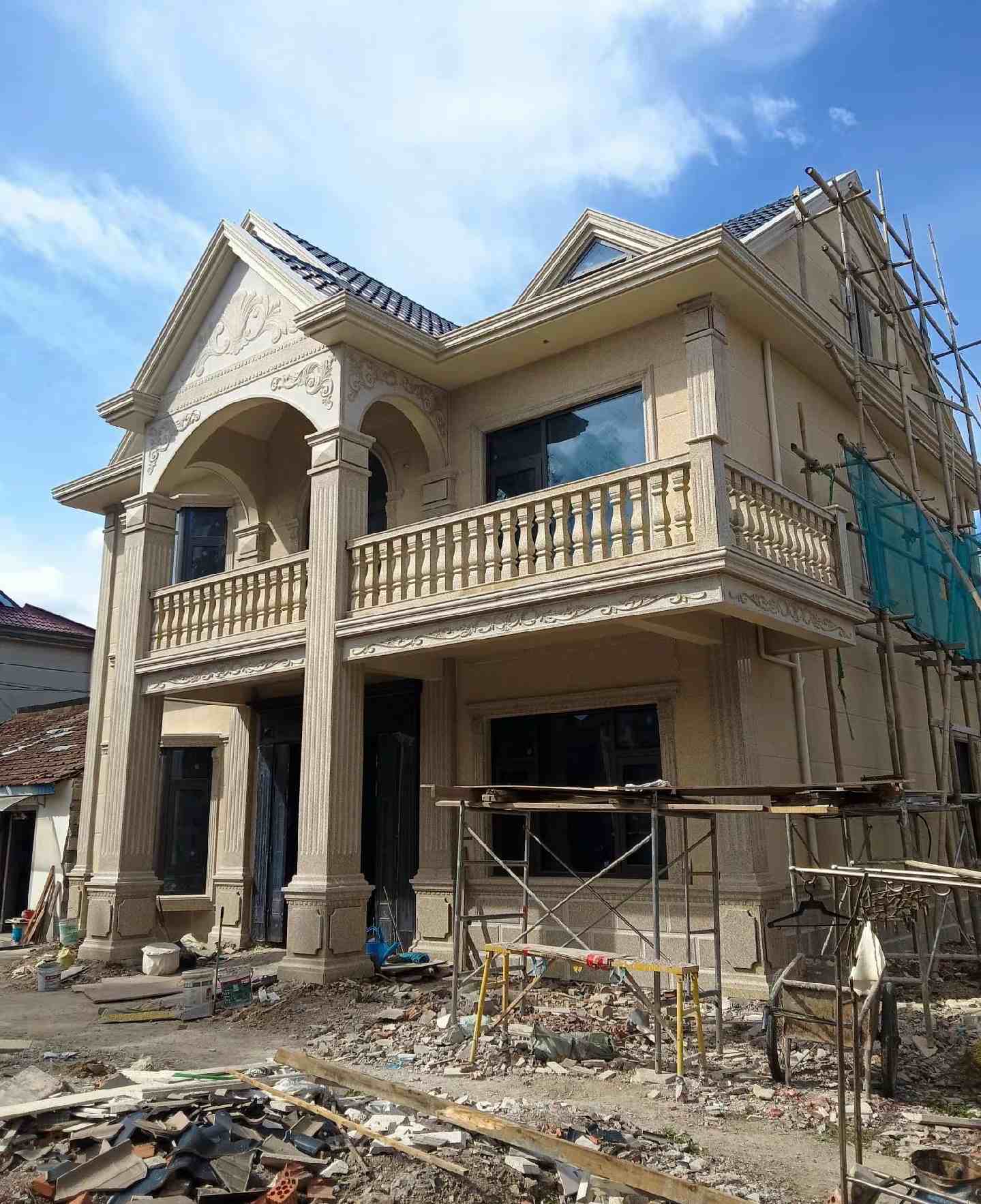 嘉峪关 黄金麻花岗岩石材私人别墅雕花门楼柱阳台栏杆