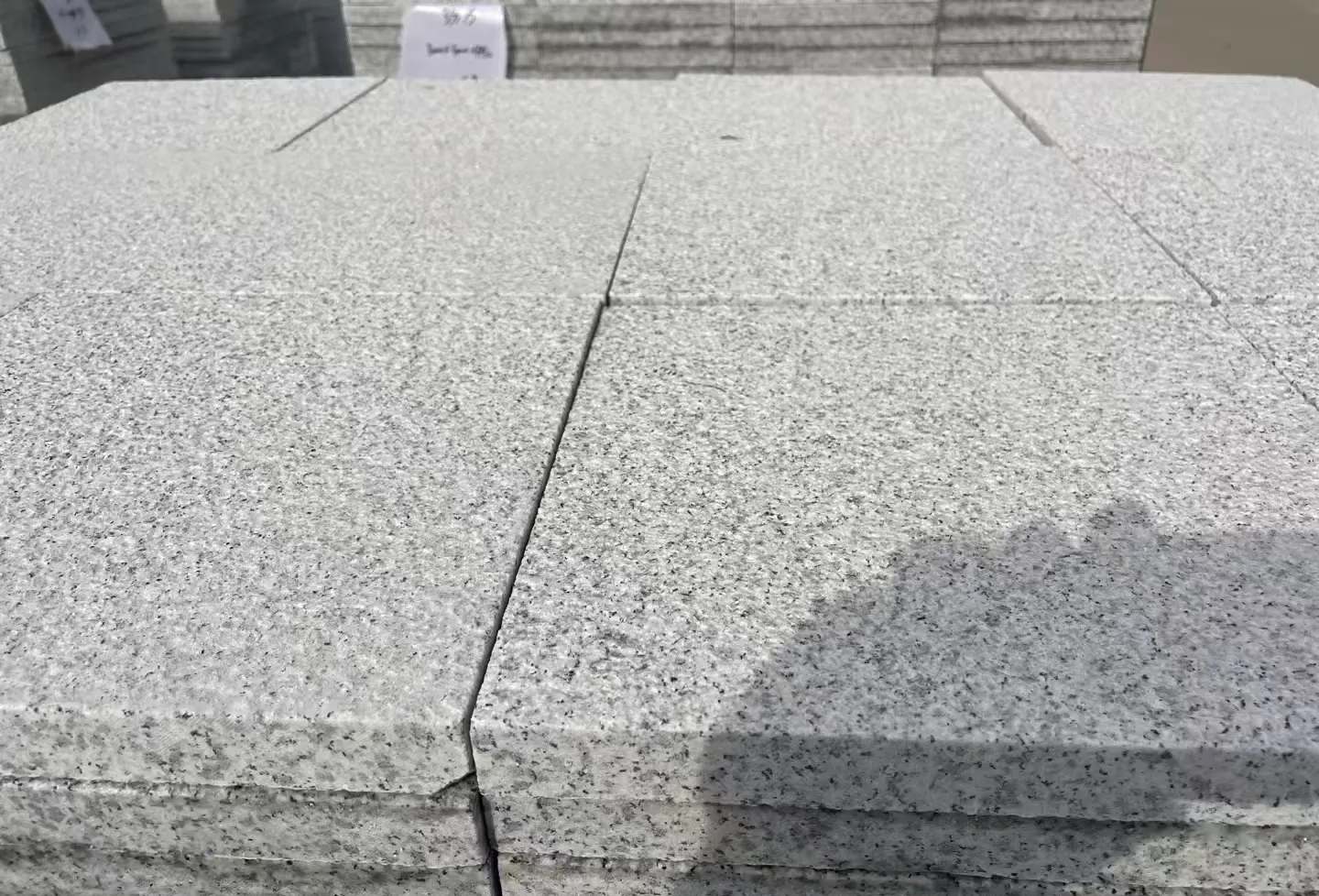 嘉峪关 白麻花岗岩石材推荐 荔枝面地铺石