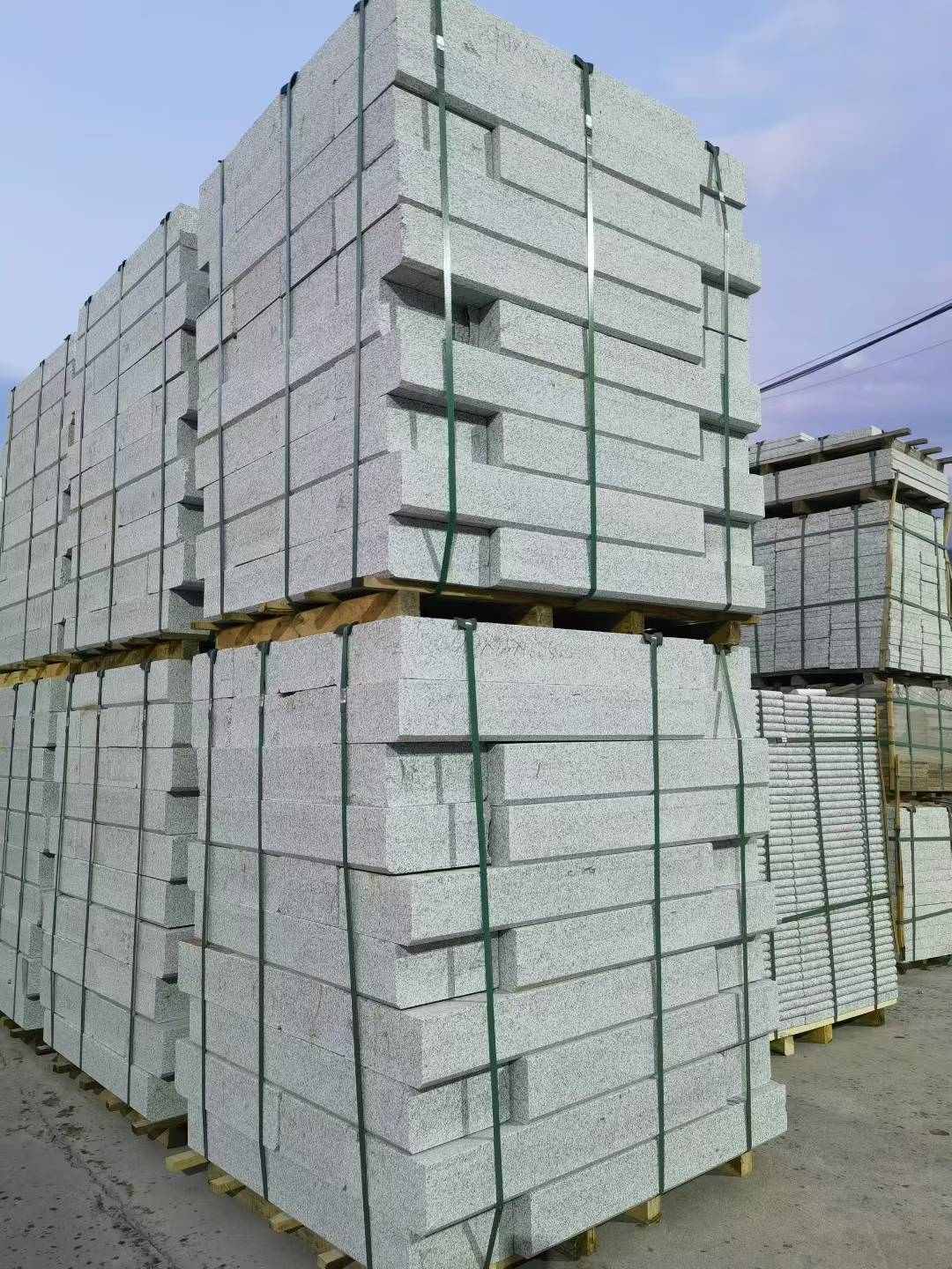 嘉峪关 芝麻白花岗岩路沿石，路缘石，路肩石，道牙，立缘石，马路牙子，街沿石，侧石等