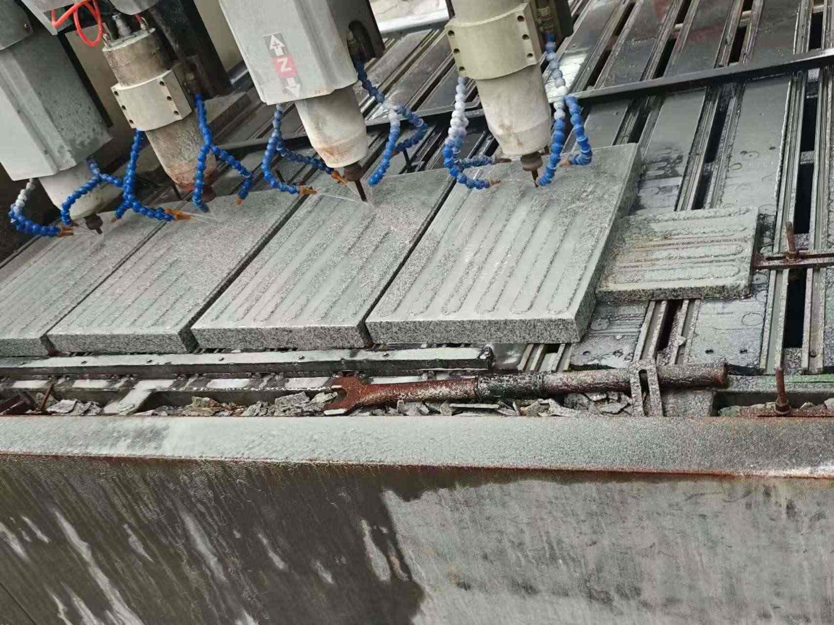 嘉峪关 芝麻白花岗岩荔枝面盲道雕刻