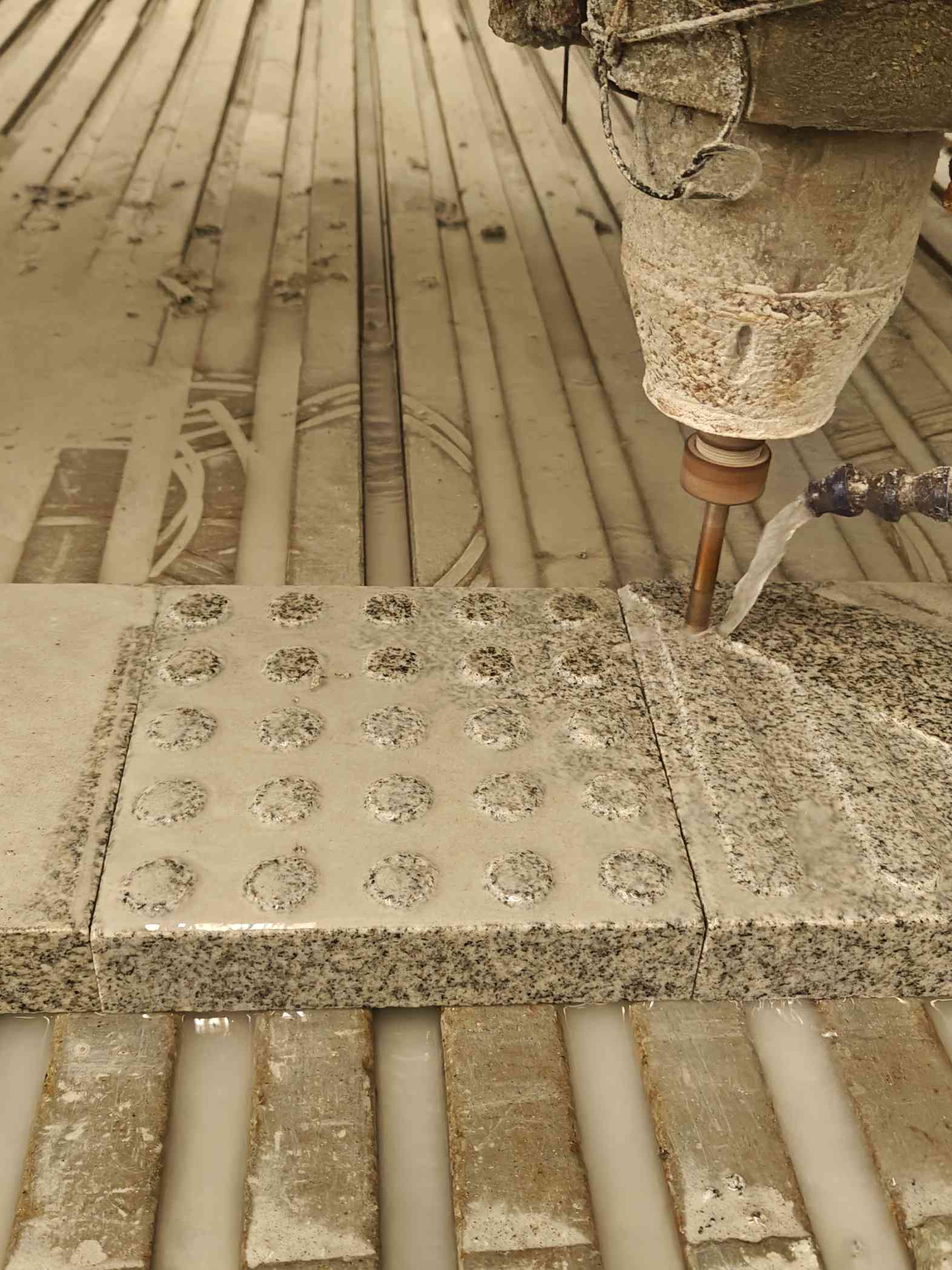 嘉峪关 芝麻白花岗岩石材盲人石、盲道石、盲点石