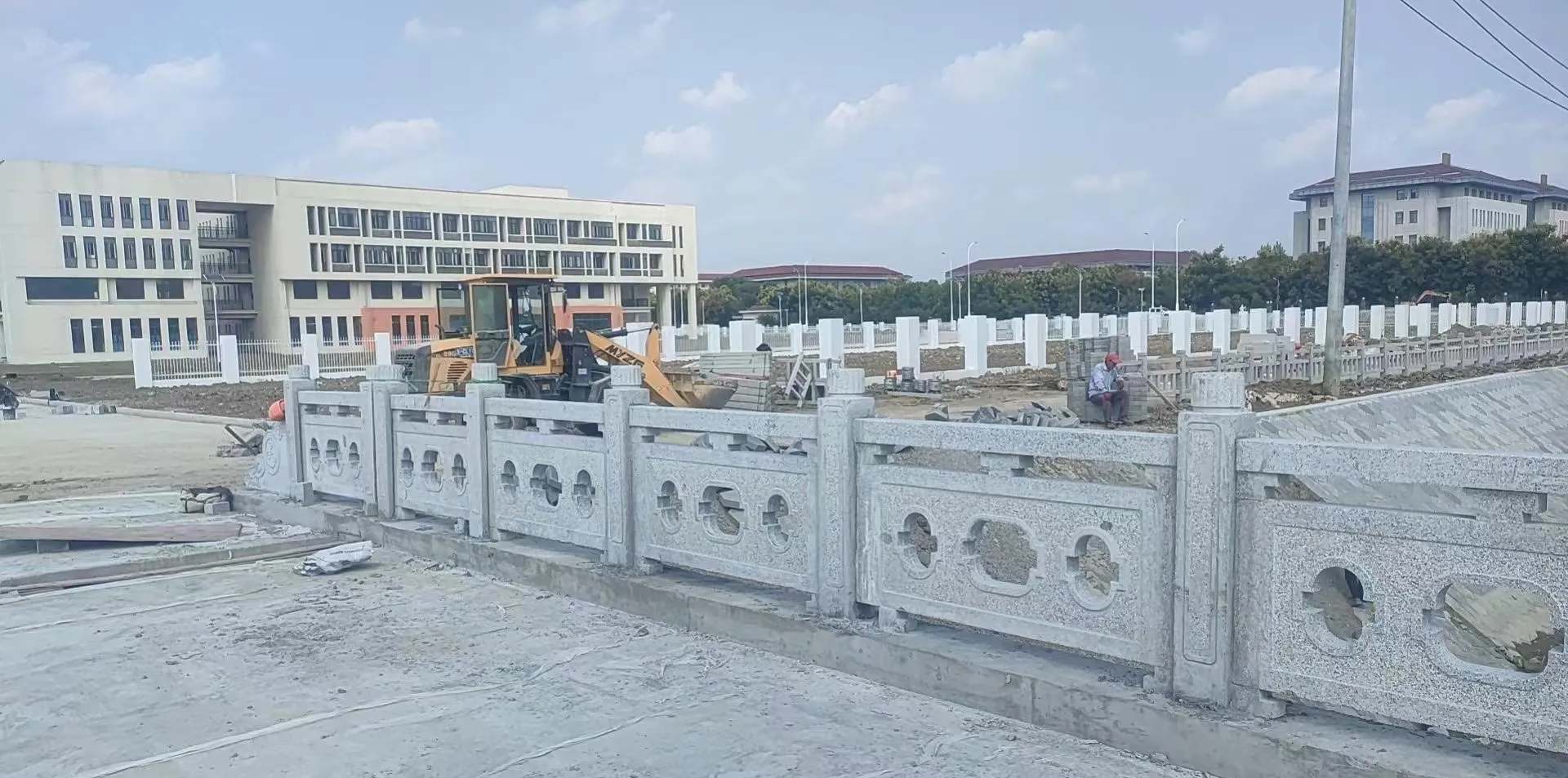 嘉峪关 白麻花岗岩荔枝面河道栏杆