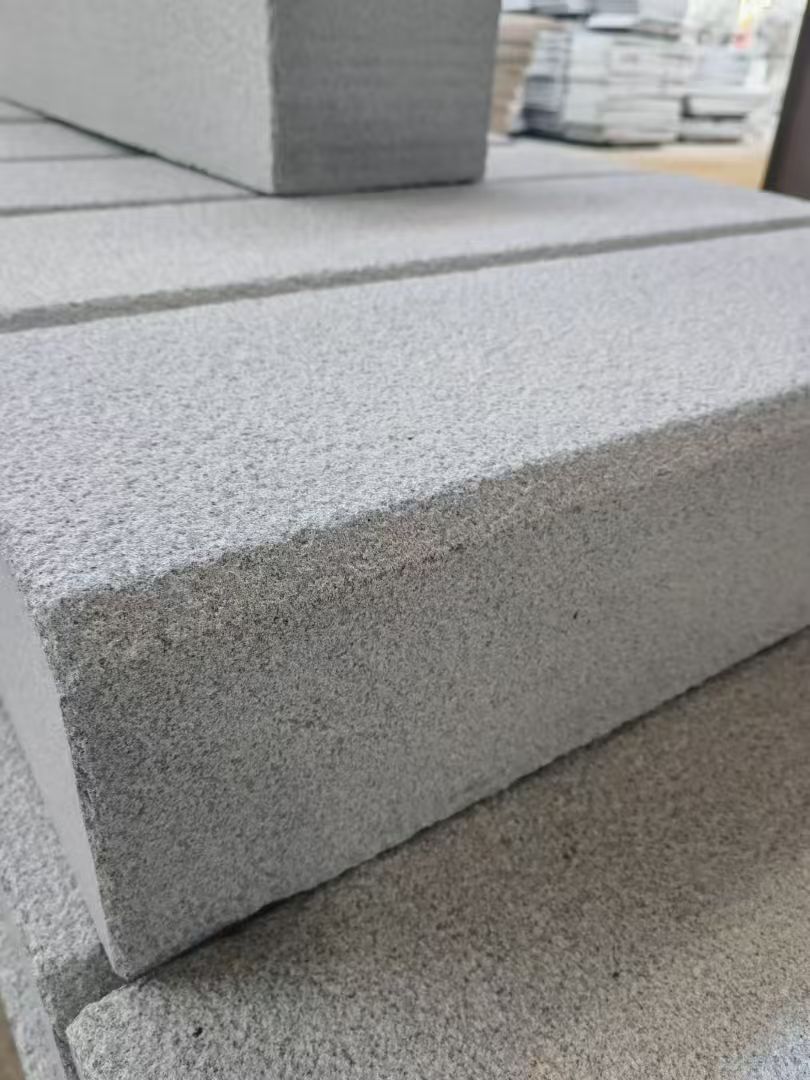 嘉峪关 芝麻灰荔枝面路沿石