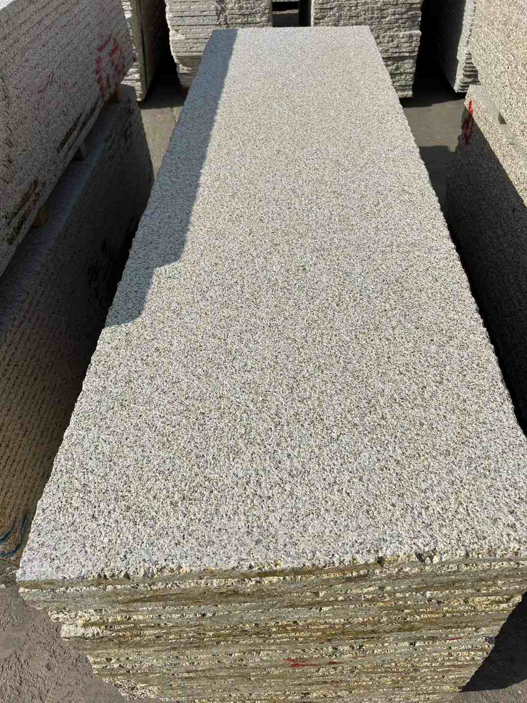 嘉峪关 黄金麻花岗岩荔枝面毛板，半成品