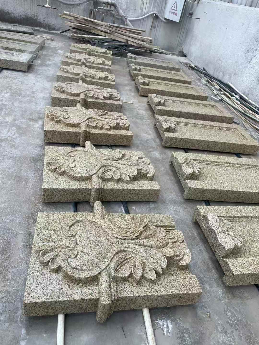 嘉峪关 黄金麻花岗岩别墅外墙雕刻板