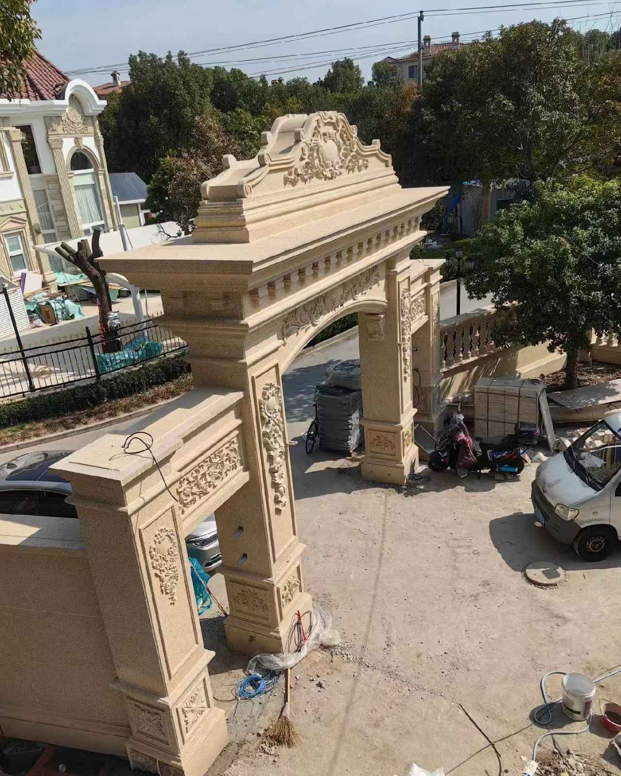 嘉峪关 黄金麻荔枝面花岗岩别墅门楼