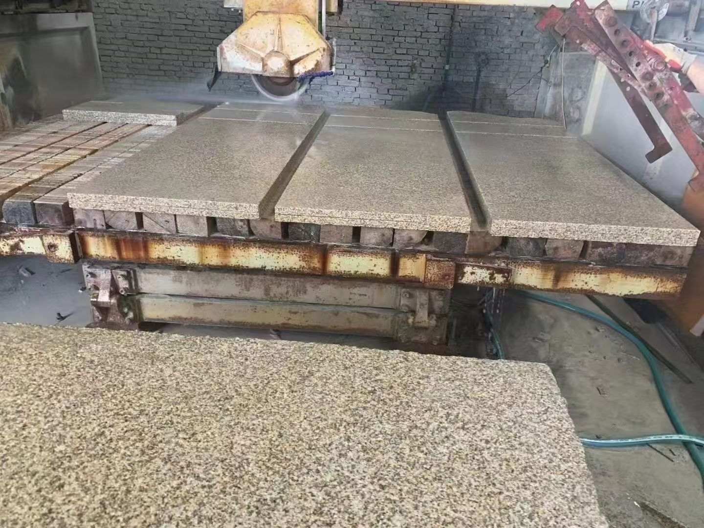 嘉峪关 黄金麻荔枝面成品板加工