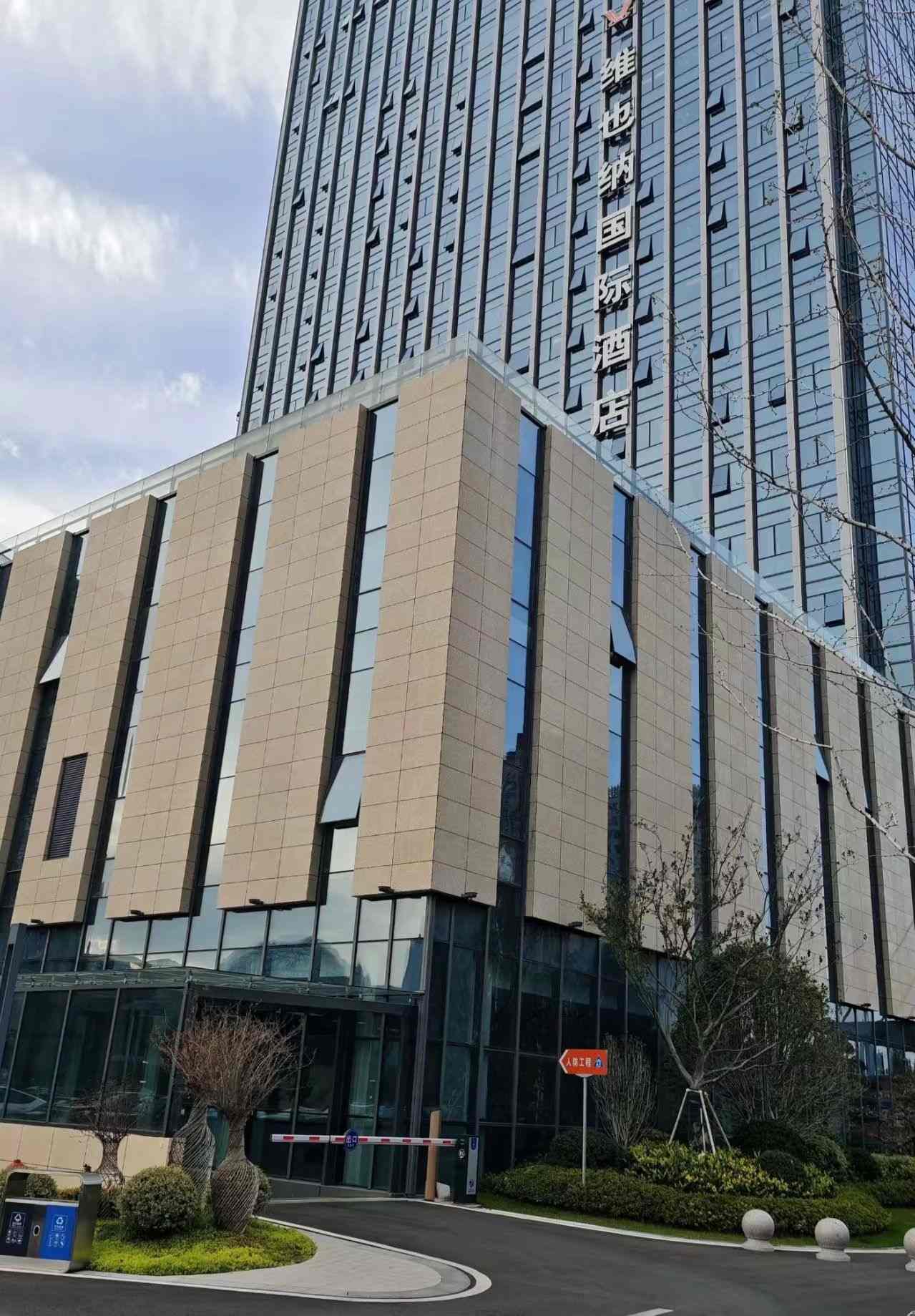 嘉峪关 黄金麻花岗岩外墙干挂