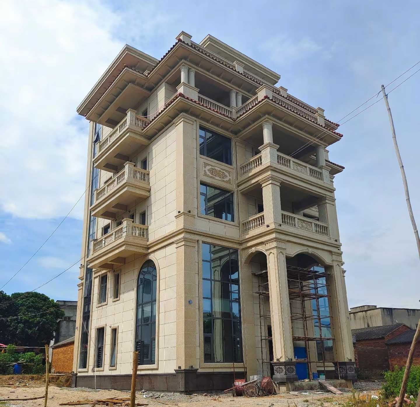 嘉峪关 黄金麻花岗岩石材别墅外墙干挂搭配（雕花栏杆花瓶柱门楼罗马柱）