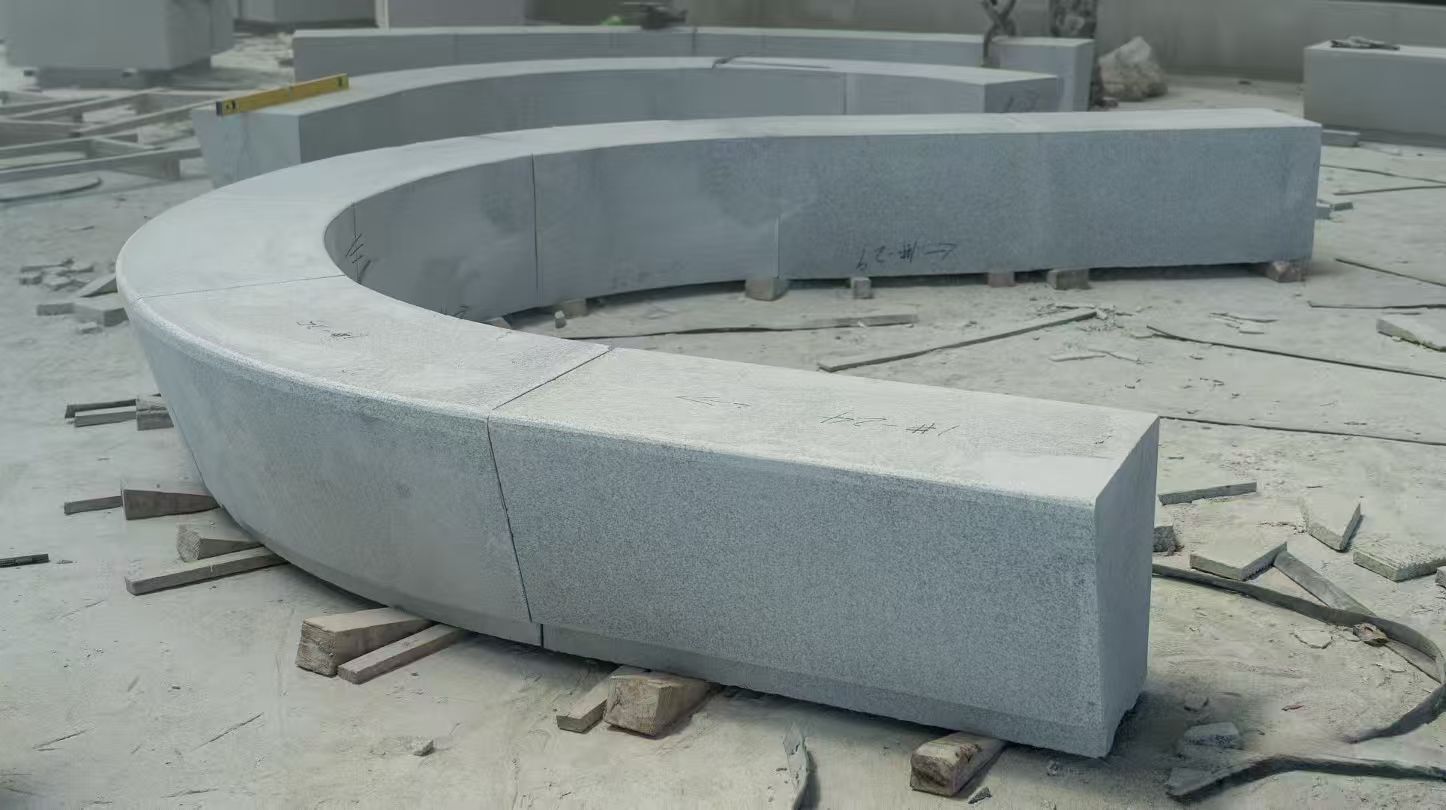 嘉峪关 芝麻白花岗岩光面弧形坐凳