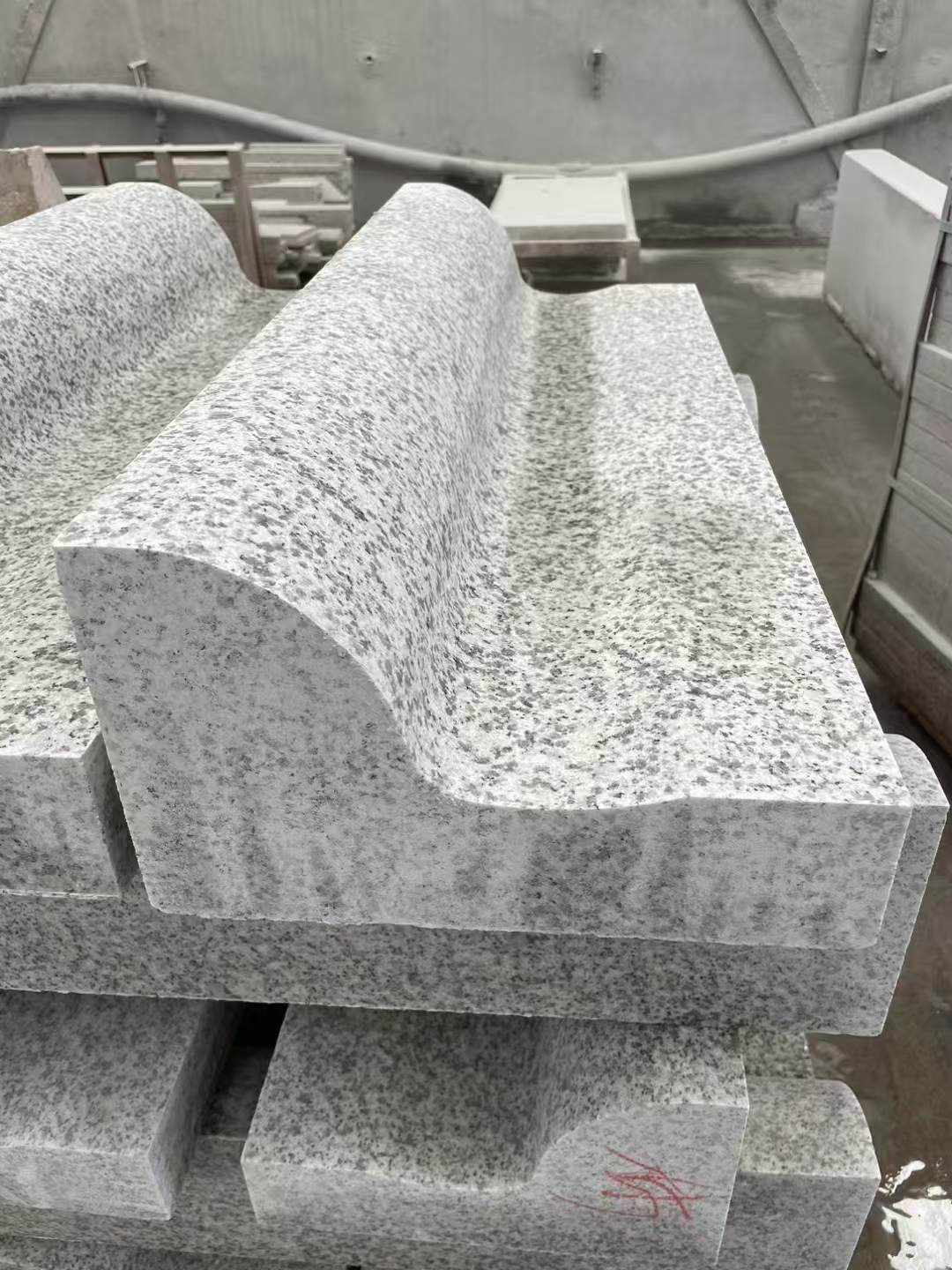 嘉峪关 白麻花岗岩S型路沿石，路侧石，马路牙子等